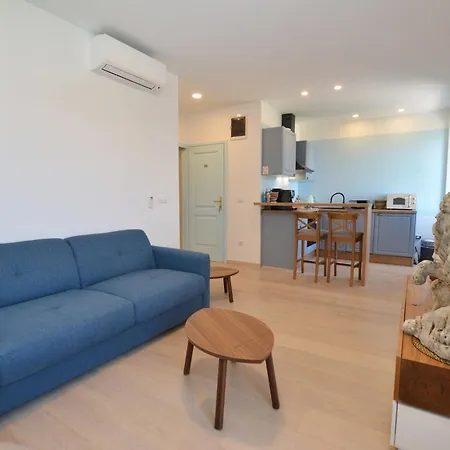 Sunny With Sea View - One Bedroom With Sea View *